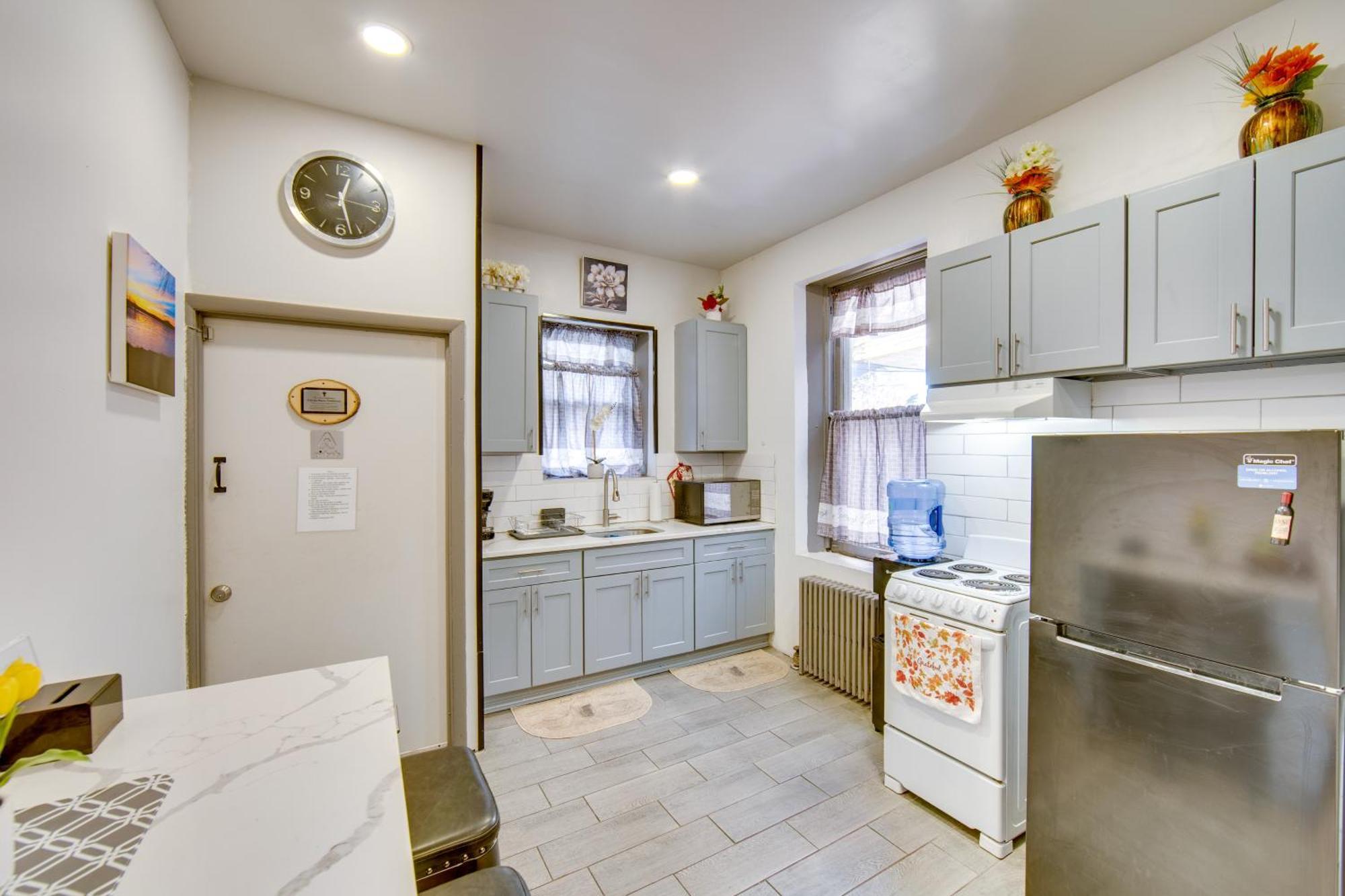 Hideaway With Yard About 2 Mi To Downtown Holiday home *