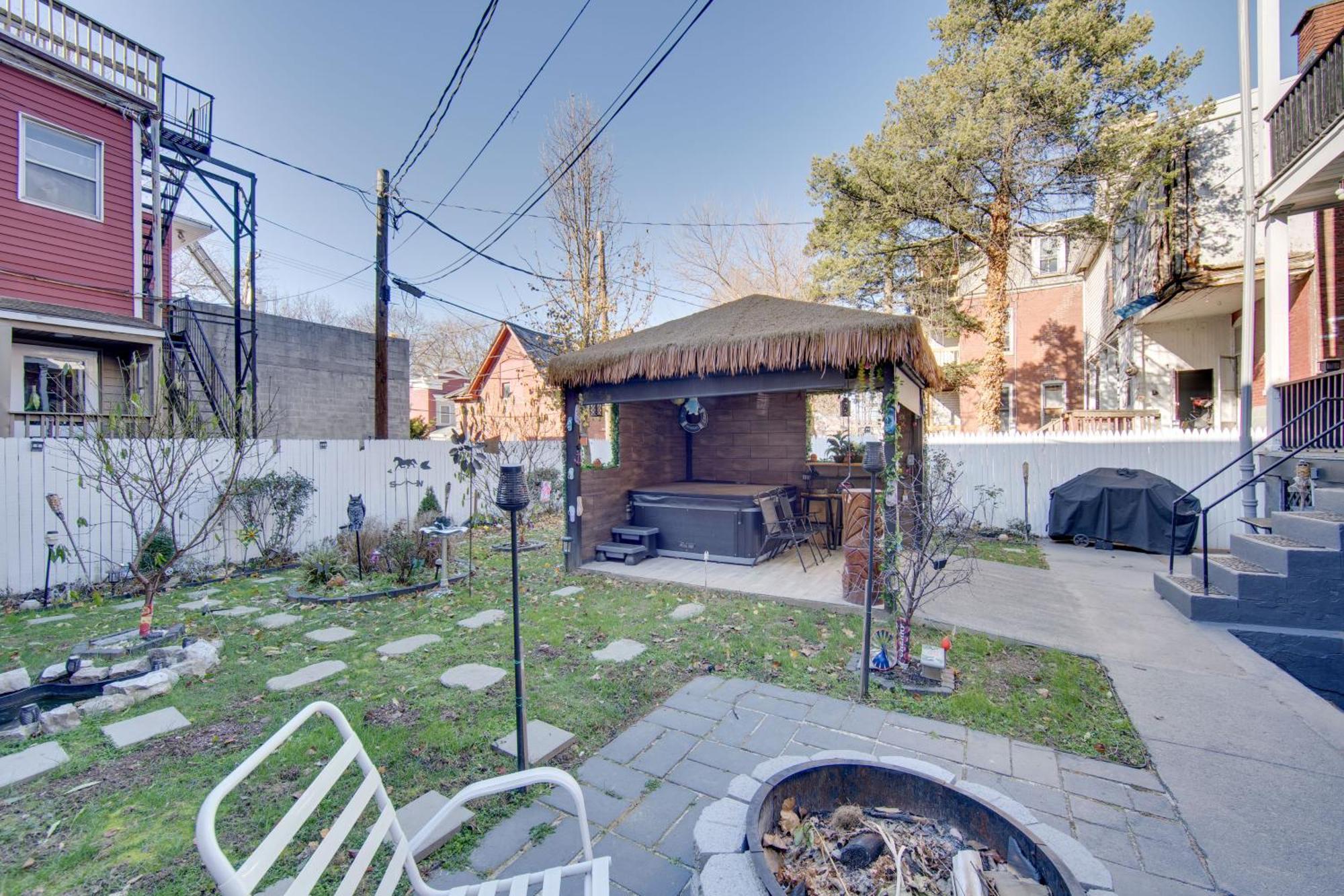 Holiday home Hideaway With Yard About 2 Mi To Downtown *