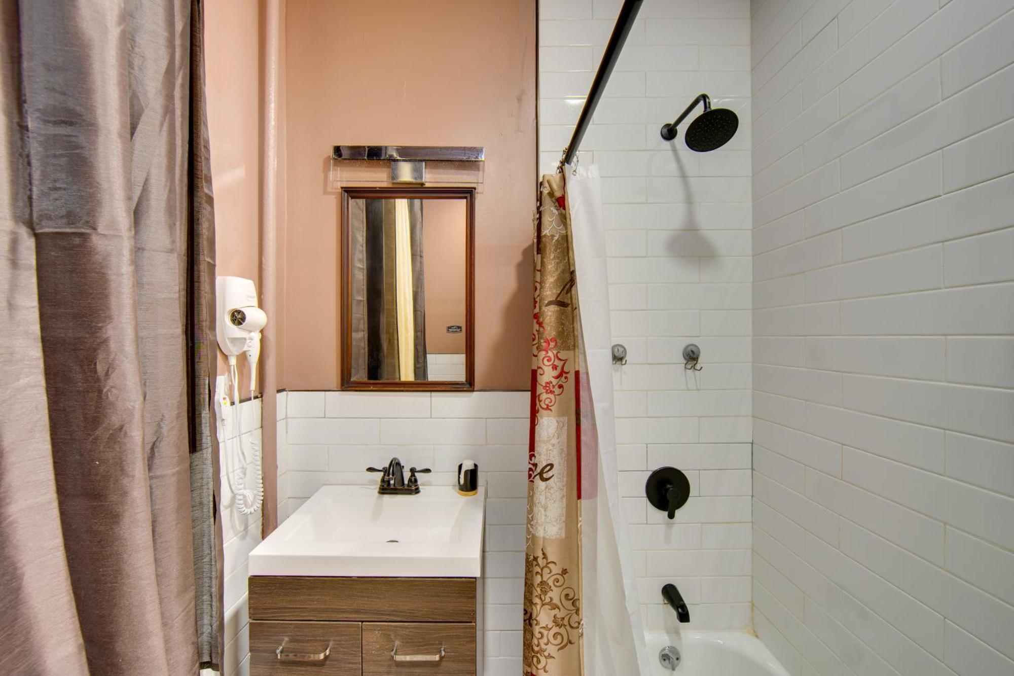 Hideaway With Yard About 2 Mi To Downtown Harrisburg
