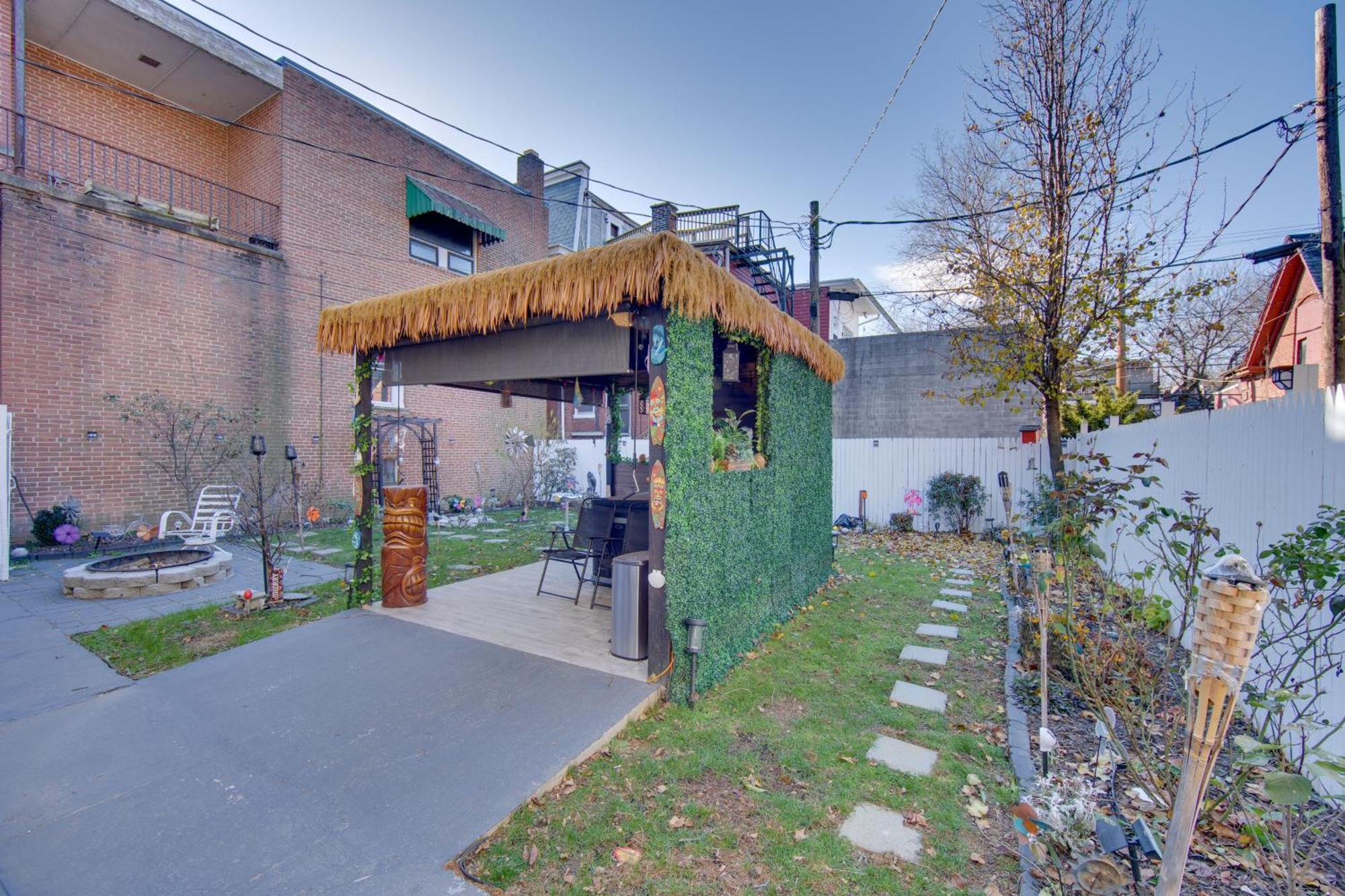 Hideaway With Yard About 2 Mi To Downtown Holiday home
